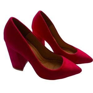 Chunky block heel bright red shoes suede pointy toe classic pumps NWOT size 7